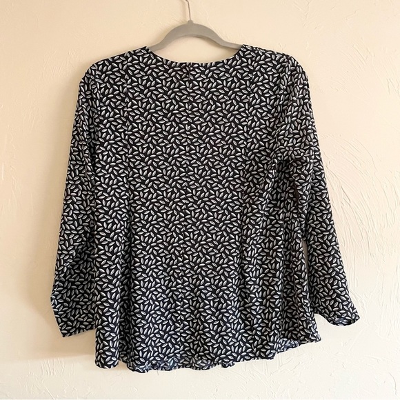 ANN TAYLOR Navy Blue Leaf Print Business Casual Peplum Blouse Women’s Small - Picture 2 of 5